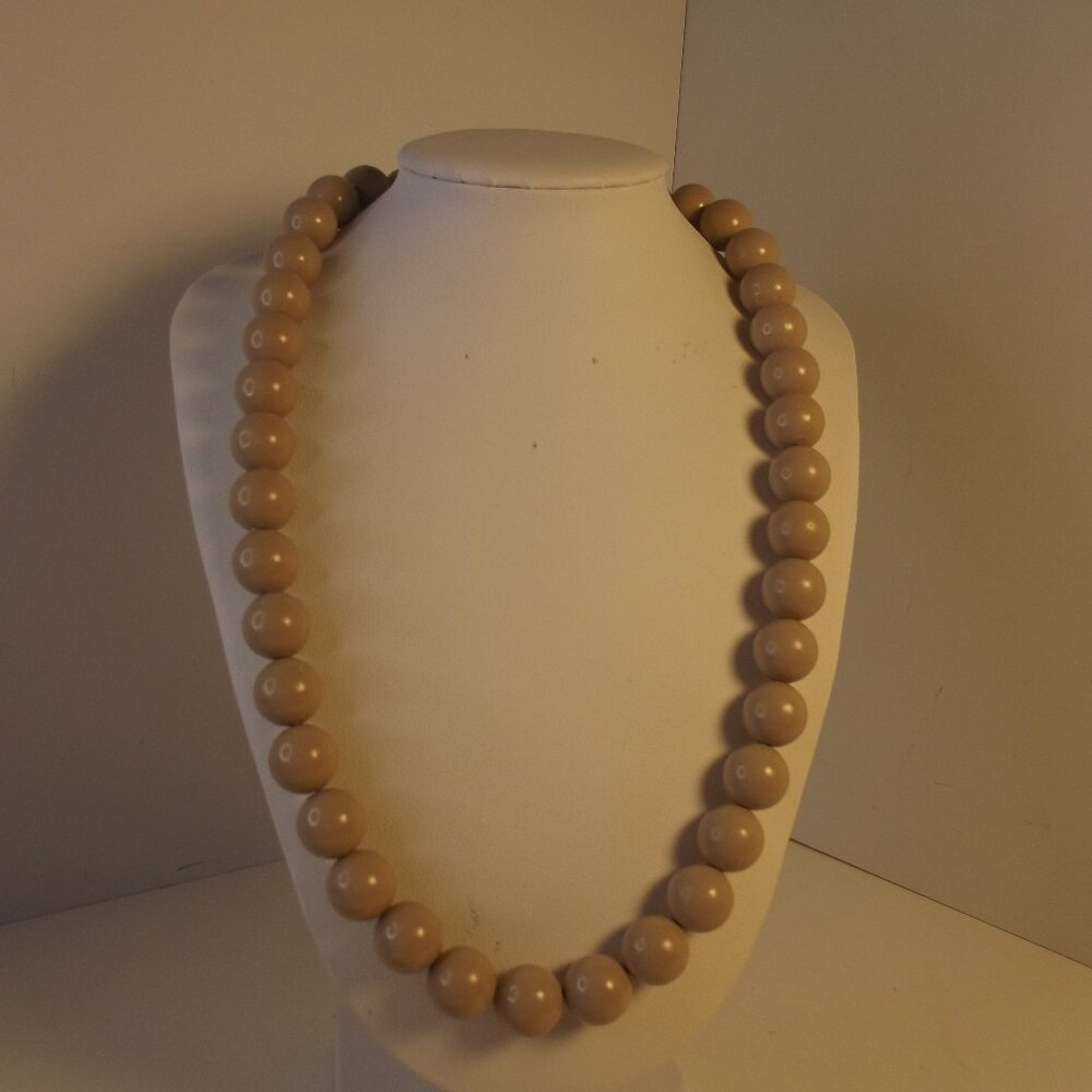 Vintage Necklace Beige Beads Beaded Necklace